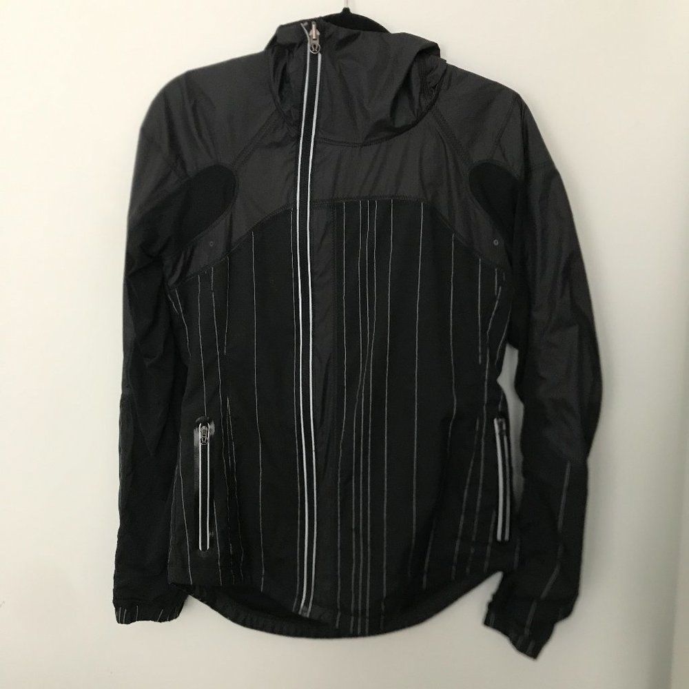 *price drop* Lululemon Jacket Windbreaker with Hood Size 4